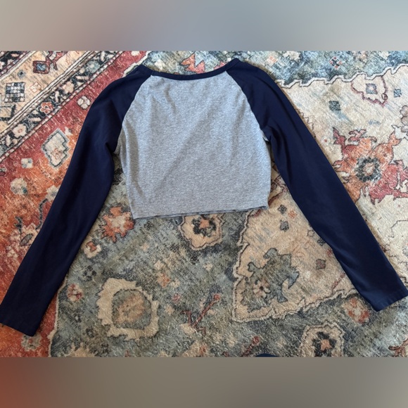 Cropped Blue and Grey Raglan Long Sleeve - Picture 3 of 4